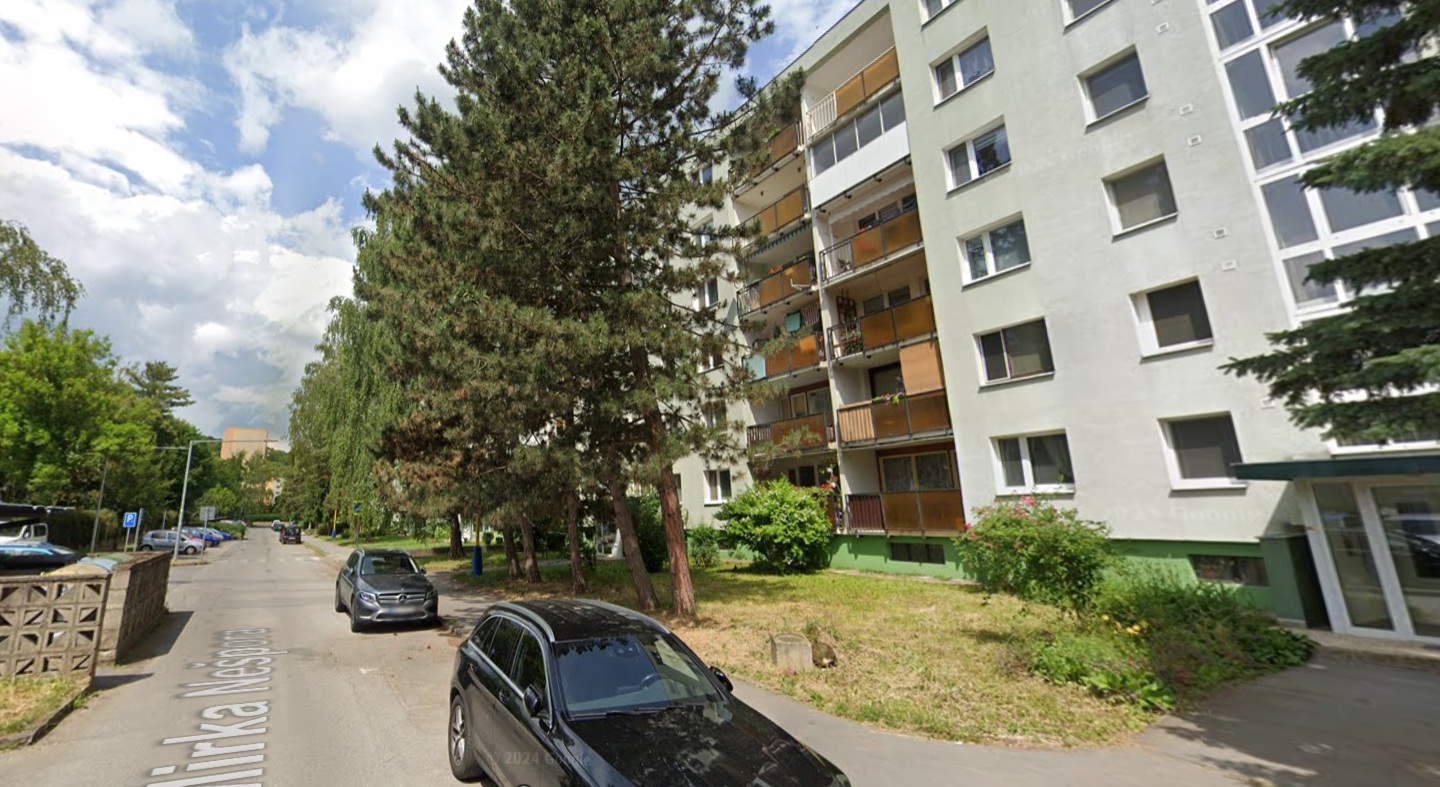 PEKNÝ - 4 IZBOVÝ BYT - MIRKA NEŠPORA - PREŠOV