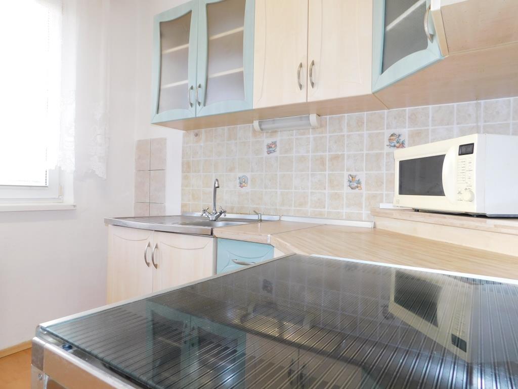 2 IZBOVÝ BYT, ATÉNSKA ULICA, ŤAHANOVCE, 52 m2