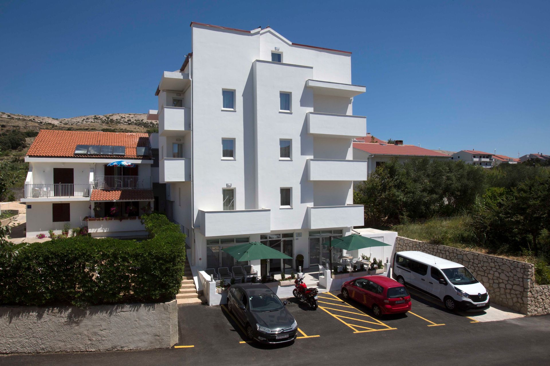 NA PREDAJ KRÁSNY NOVÝ 4 **** HOTEL NA OSTROVE PAG V CHORVÁTSKU