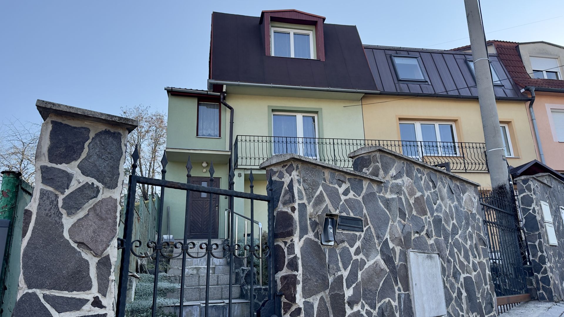 RODINNÝ DOM - PAULÍNYHO 8 - KOŠICE - JUH