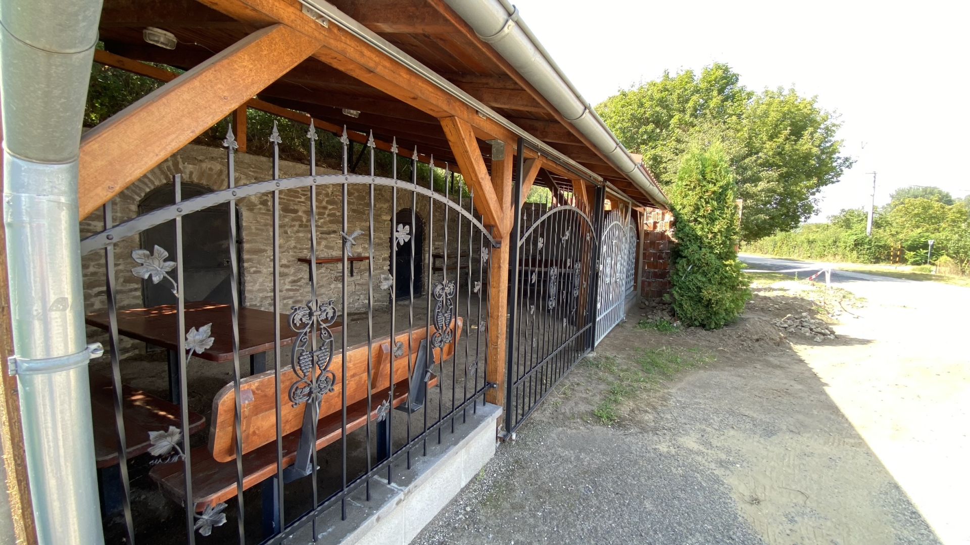 PODZEMNÁ VÍNNA PIVNICA - STREDA NAD BODROGOM - SKLADNÁ ULICA